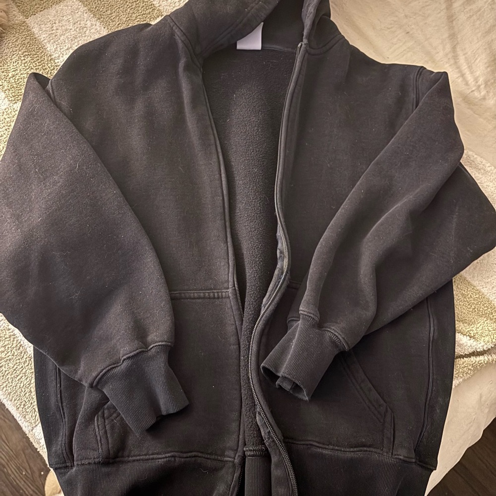 Aritzia cozy boyfriend oversized zip up